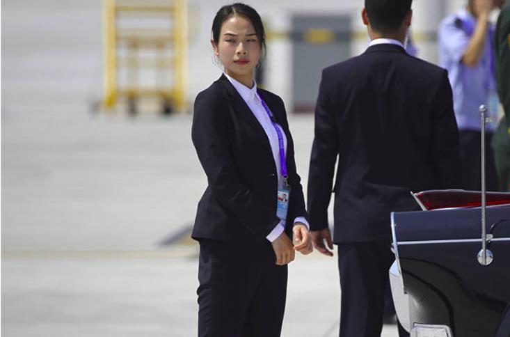 善良大學生被高利貸套錢，家人為她請私人保鏢保護安全